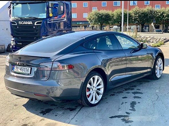 Tesla Model S 8 of 30