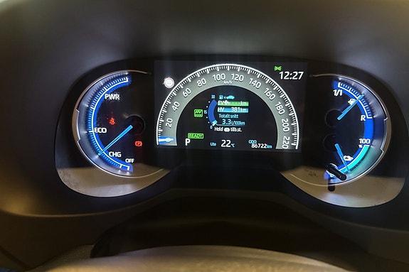 Toyota RAV4 Plug-in Hybrid 13 of 22
