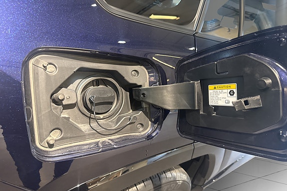 Toyota RAV4 Plug-in Hybrid 9 of 22