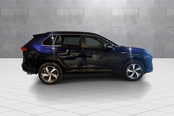 Toyota RAV4 Plug-in Hybrid 6 of 22