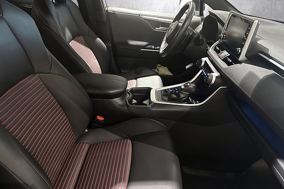 Toyota RAV4 Plug-in Hybrid 15 of 22