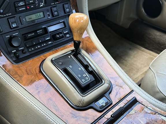Jaguar XJ6 27 of 30