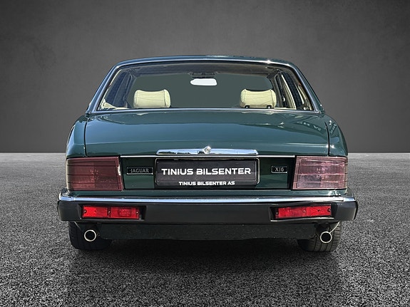Jaguar XJ6 10 of 30