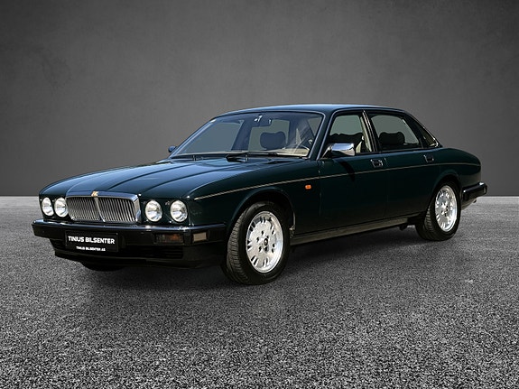 Jaguar XJ6 4 of 30