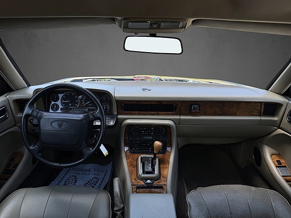 Jaguar XJ6 20 of 30