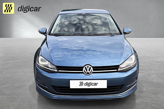 Volkswagen Golf VII 2 of 26
