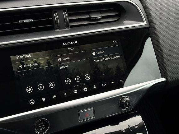 Jaguar I-PACE 24 of 28