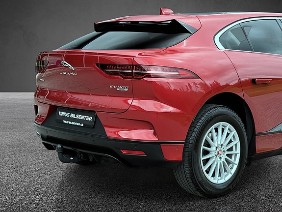 Jaguar I-PACE 10 of 28