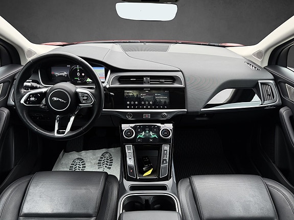 Jaguar I-PACE 18 of 28