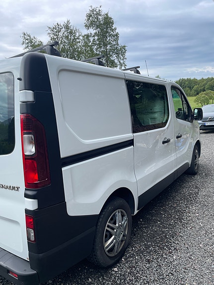 Renault Trafic 7 of 9