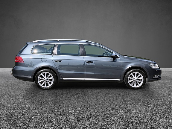 Volkswagen Passat Alltrack 9 of 25