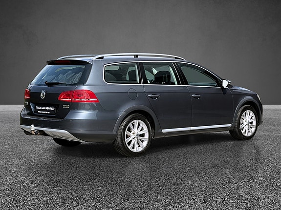 Volkswagen Passat Alltrack 8 of 25