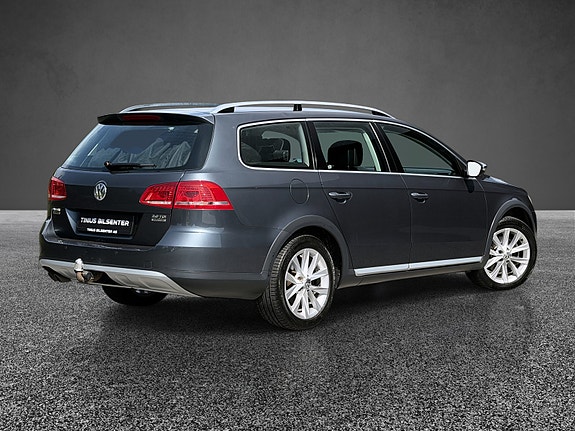 Volkswagen Passat Alltrack 2 of 25