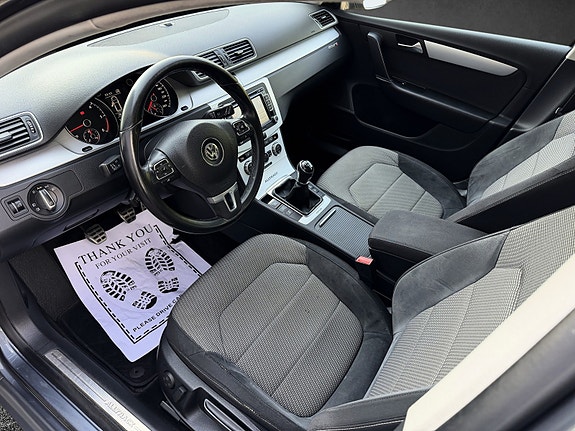 Volkswagen Passat Alltrack 12 of 25
