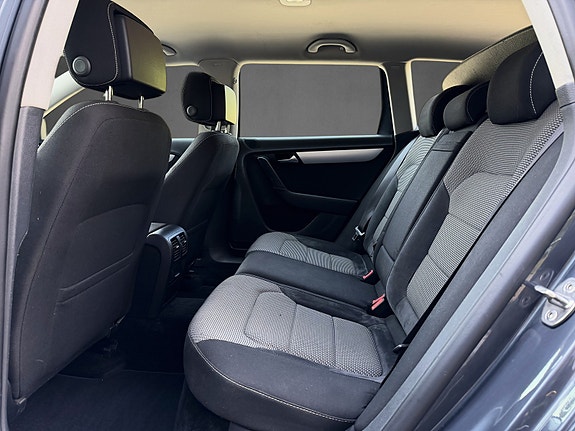 Volkswagen Passat Alltrack 13 of 25