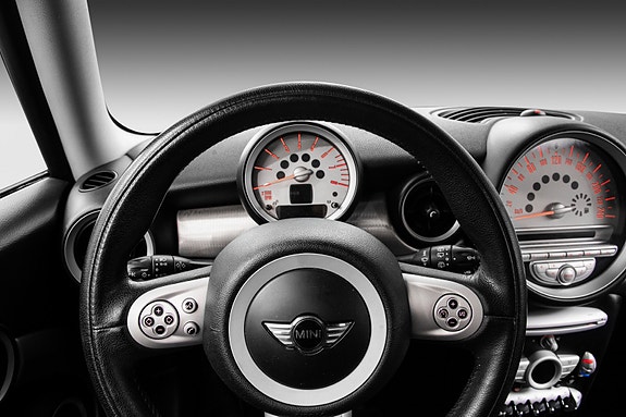 MINI Cooper 17 of 21
