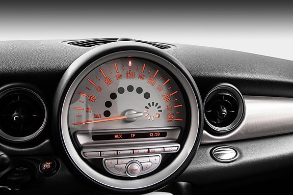 MINI Cooper 15 of 21