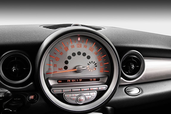 MINI Cooper 16 of 21