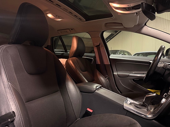 Volvo V60 10 of 16