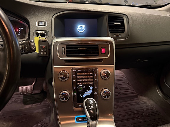 Volvo V60 13 of 16