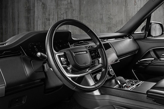 Land Rover Range Rover 17 of 30