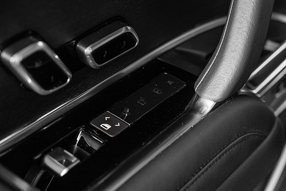 Land Rover Range Rover 27 of 30