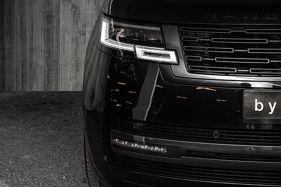 Land Rover Range Rover 12 of 30
