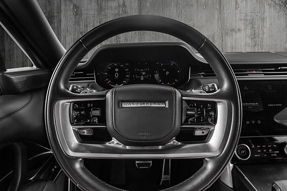 Land Rover Range Rover 30 of 30