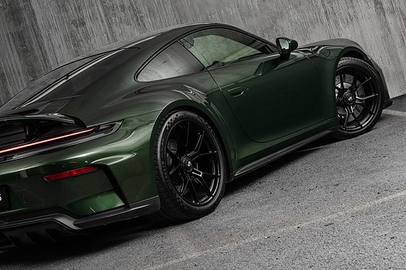 Porsche 911 GT3 2 of 30