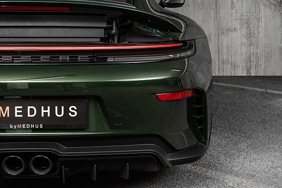 Porsche 911 GT3 4 of 30