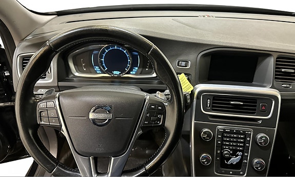 Volvo V60 8 of 19