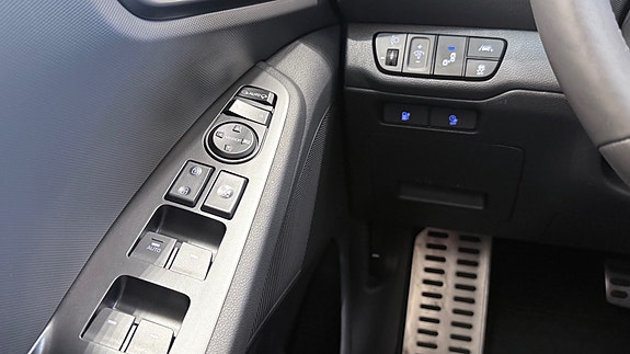 Hyundai IONIQ 23 of 30