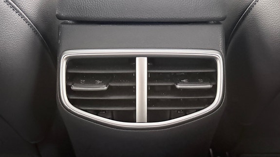 Hyundai IONIQ 19 of 30