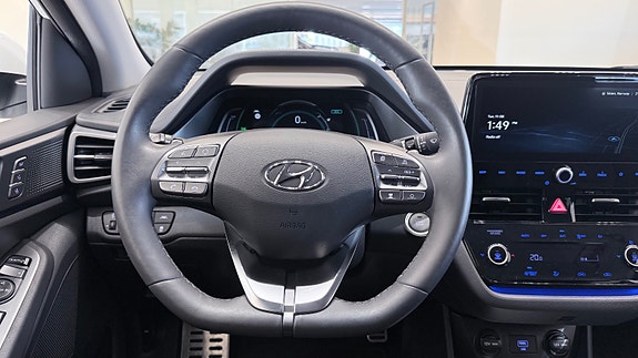 Hyundai IONIQ 22 of 30