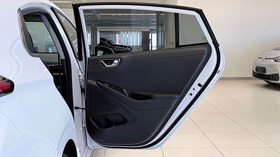 Hyundai IONIQ 15 of 30
