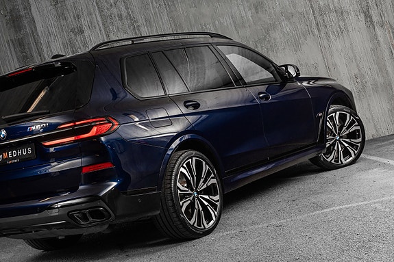 BMW X7 2 of 30