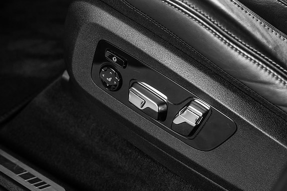 BMW X7 24 of 30