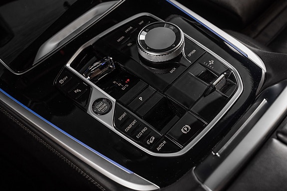 BMW X7 21 of 30