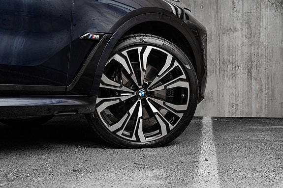 BMW X7 17 of 30
