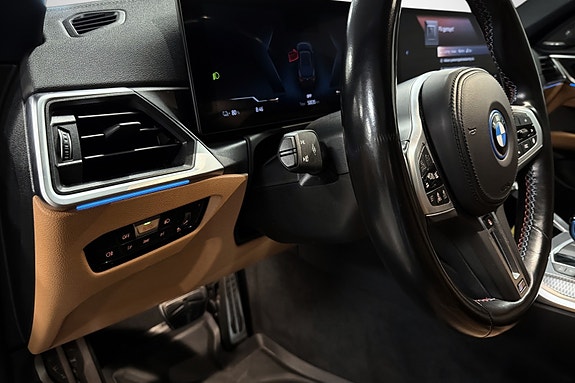 BMW i4 23 of 30