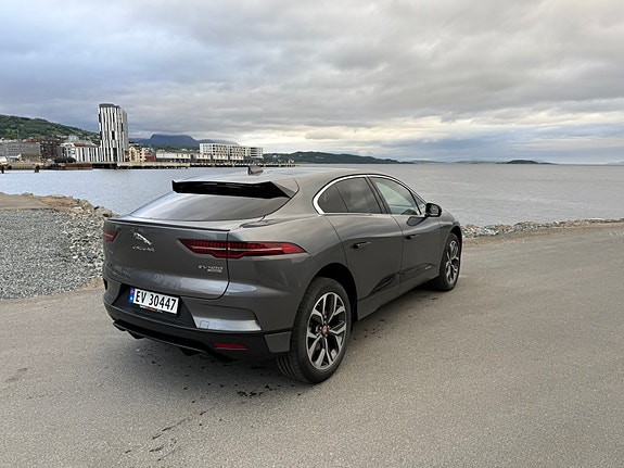 Jaguar I-PACE 3 of 6