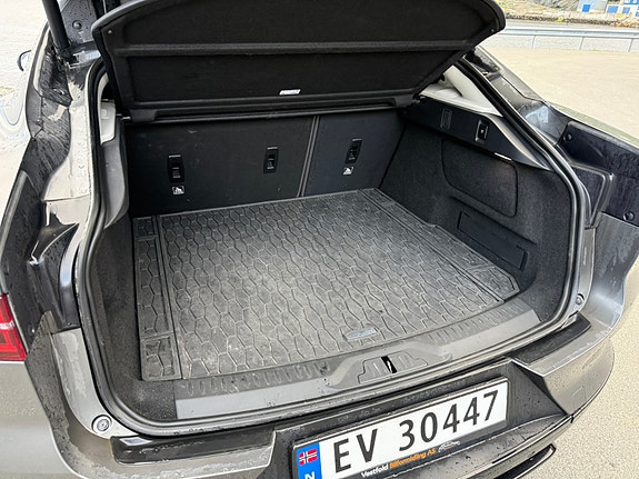 Jaguar I-PACE 4 of 6