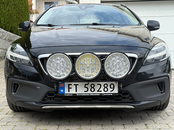 Volvo V40 Cross Country 30 of 30