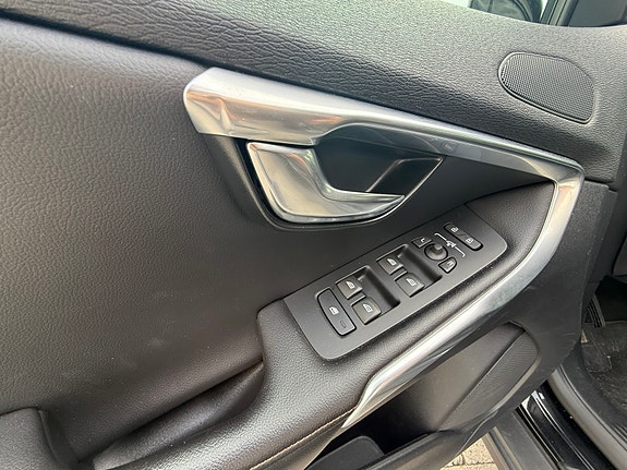 Volvo V40 Cross Country 16 of 30