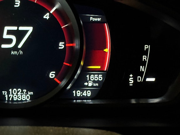 Volvo V40 Cross Country 8 of 30
