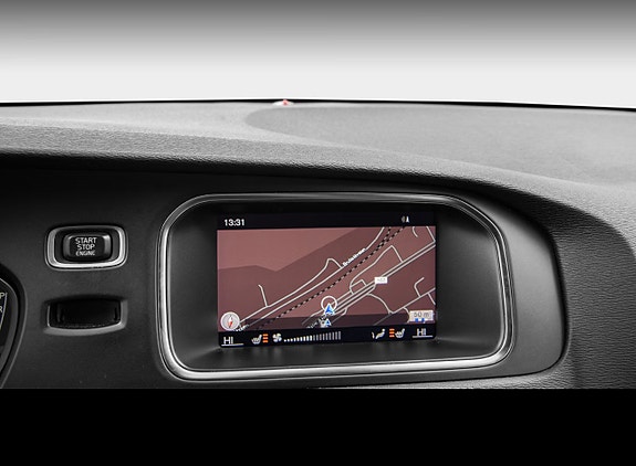 Volvo V40 Cross Country 24 of 30