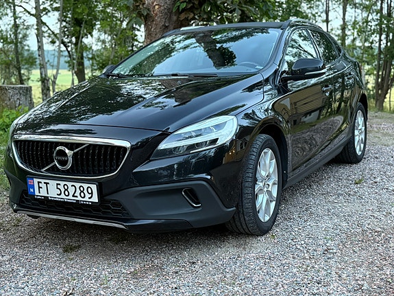 Volvo V40 Cross Country 6 of 30