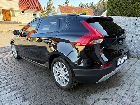 Volvo V40 Cross Country 4 of 30