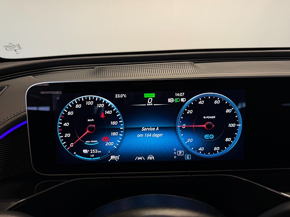 Mercedes-Benz EQC400 21 of 30