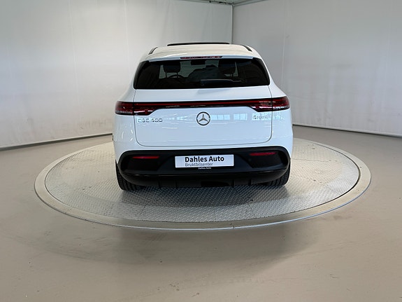 Mercedes-Benz EQC400 12 of 30